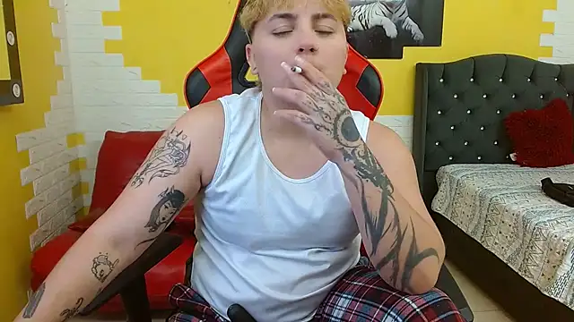 Snapshot of isabeautyx19 chatting on 23, 9, 2025 isabeautyx19 online show from 23, 9, 2025