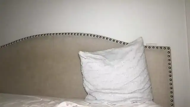 xoxcatt online show from 16, 12, 2024