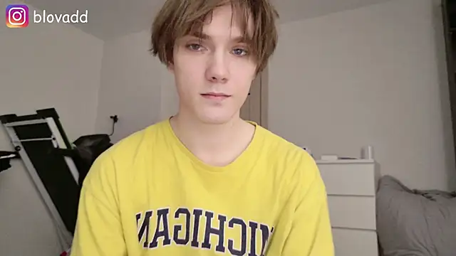 Snapshot of callmenineoneseven chatting on 25, 5, 2026 callmenineoneseven online show from 25, 5, 2026