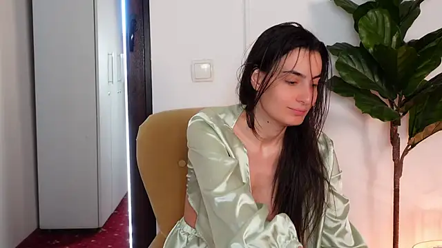 NinaCrystal1 online show from 18, 3, 2026