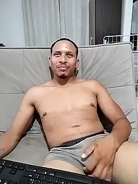 Snapshot of Piroca_doce18 chatting on 27, 12, 2024 Piroca doce18 online show from 27, 12, 2024