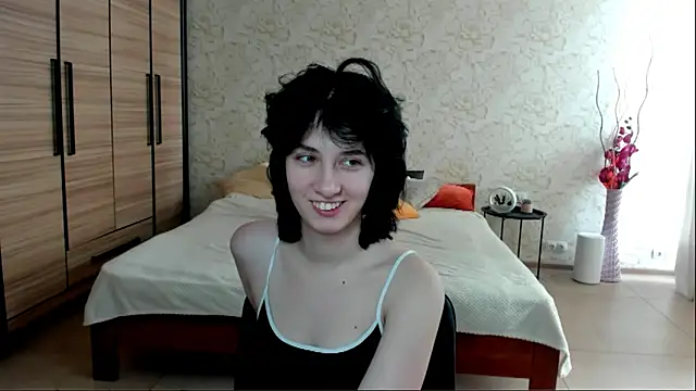 Snapshot of JulisSweet chatting on 2, 2, 2025 JulisSweet online show from 2, 2, 2025