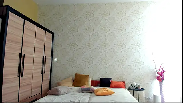 Snapshot of JulisSweet chatting on 7, 2, 2025 JulisSweet online show from 7, 2, 2025