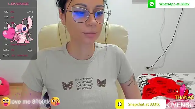 Snapshot of kissnicol32 chatting on 20, 2, 2025 kissnicol32 online show from 20, 2, 2025