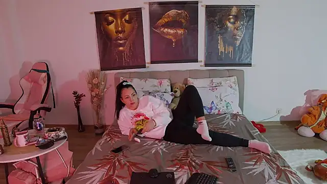 ReiyaRey online show from 3, 3, 2026