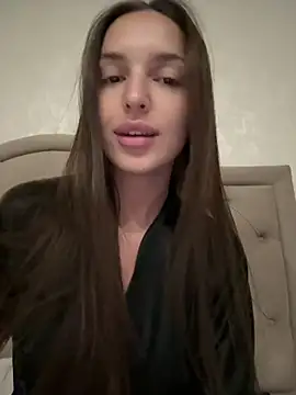 BellaHalles online show from 4, 3, 2025