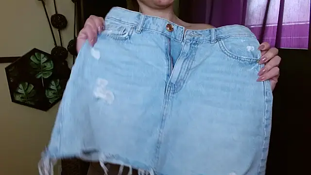 EmillyPlay online show from 11, 4, 2026