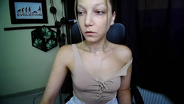 EmillyPlay online show from 9, 7, 2026