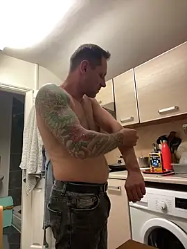 Snapshot of Yourhotboy_42 chatting on 9, 10, 2025 Yourhotboy 42 online show from 9, 10, 2025