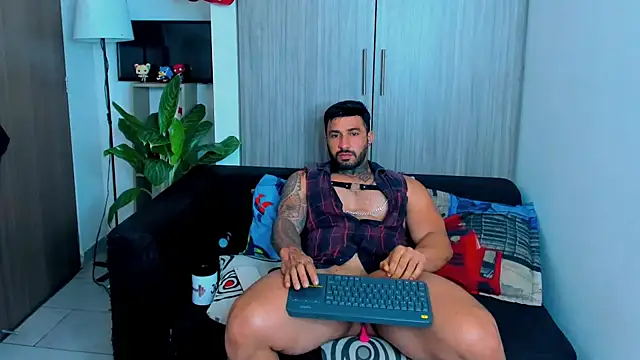 naugthy dominant online show from 4, 11, 2025