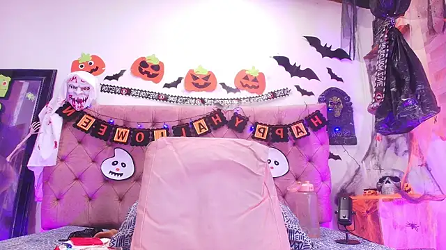 Snapshot of diane_di chatting on 17, 10, 2025 diane di online show from 17, 10, 2025