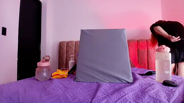 Snapshot of diane_di chatting on 11, 11, 2025 diane di online show from 11, 11, 2025