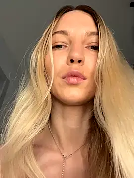 Snapshot of Adelina0001 chatting on 13, 11, 2025 Adelina0001 online show from 13, 11, 2025