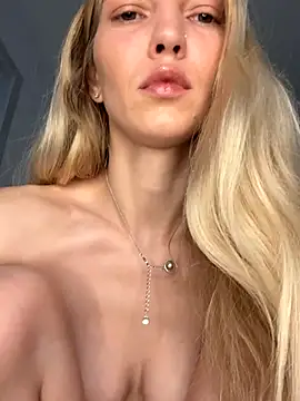 Snapshot of Adelina0001 chatting on 20, 11, 2025 Adelina0001 online show from 20, 11, 2025