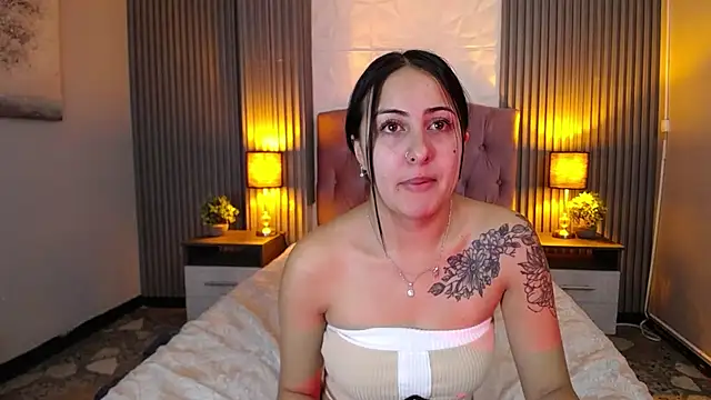 isabella smith  online show from 13, 12, 2024