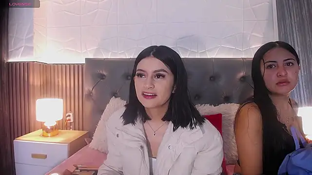 isabella smith  online show from 14, 3, 2025