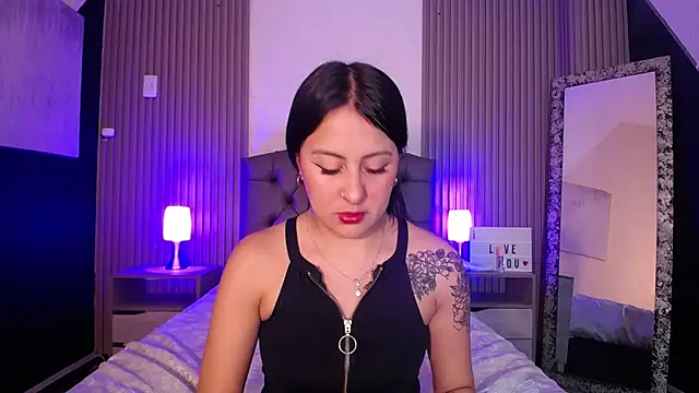 isabella smith  online show from 19, 3, 2025