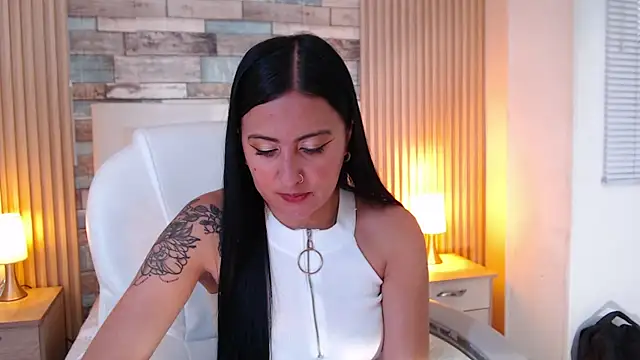 isabella smith  online show from 10, 11, 2025