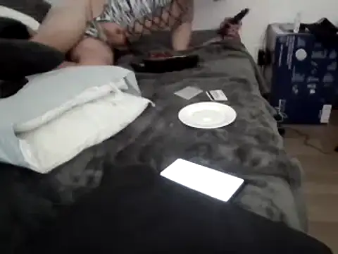 Iliketocooksquirt25 online show from 11, 2, 2025