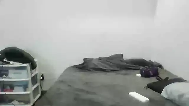 Iliketocooksquirt25 online show from 24, 9, 2025