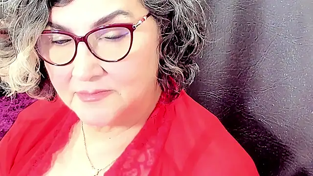 Snapshot of cataleya_mom chatting on 17, 5, 2026 cataleya mom online show from 17, 5, 2026