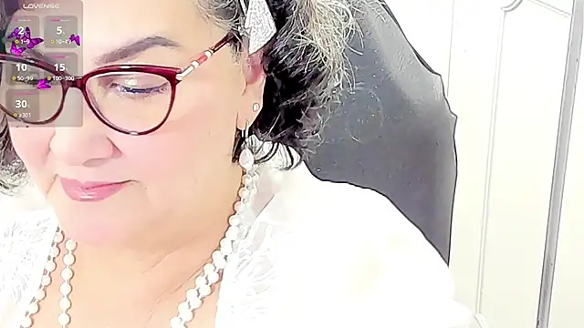 Snapshot of cataleya_mom chatting on 30, 5, 2026 cataleya mom online show from 30, 5, 2026