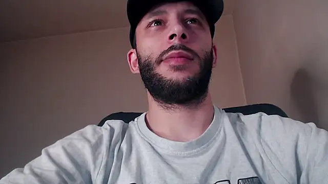 Snapshot of henryaxe chatting on 31, 7, 2026 henryaxe online show from 31, 7, 2026