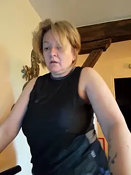 Snapshot of lady_charlyne chatting on 6, 5, 2026 lady charlyne online show from 6, 5, 2026