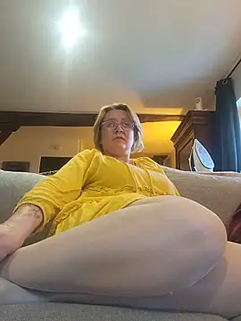 Snapshot of lady_charlyne chatting on 12, 5, 2026 lady charlyne online show from 12, 5, 2026