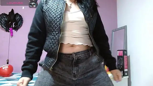 Snapshot of soniafuckboobs chatting on 12, 3, 2025 soniafuckboobs online show from 12, 3, 2025