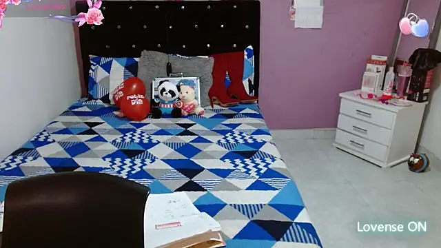 Snapshot of soniafuckboobs chatting on 17, 3, 2025 soniafuckboobs online show from 17, 3, 2025