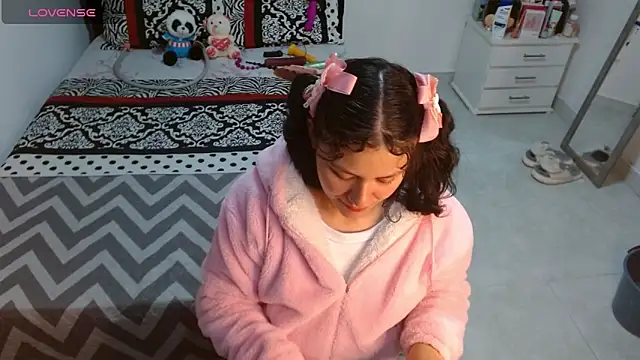Snapshot of soniafuckboobs chatting on 4, 10, 2025 soniafuckboobs online show from 4, 10, 2025