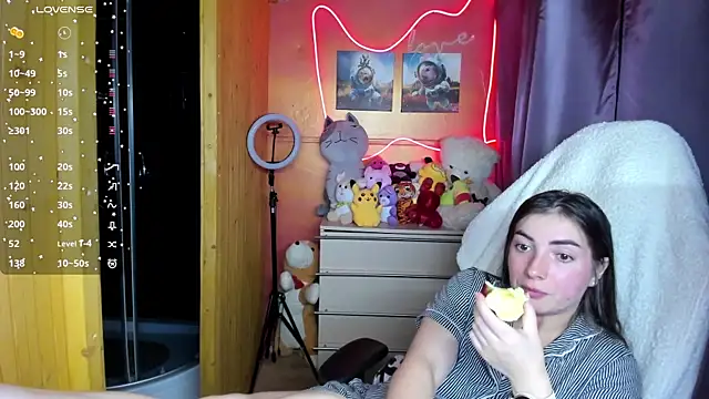 Fiery Brunette  online show from 12, 10, 2025