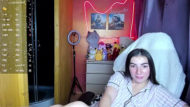 Fiery Brunette  online show from 3, 11, 2025