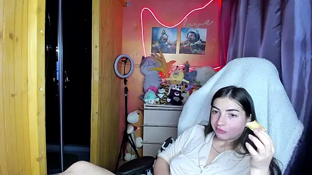 Snapshot of Fiery_Brunette_ chatting on 25, 4, 2026 Fiery Brunette online show from 25, 4, 2026
