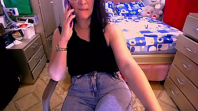 Snapshot of BitterMomXxx chatting on 9, 2, 2025 BitterMomXxx online show from 9, 2, 2025