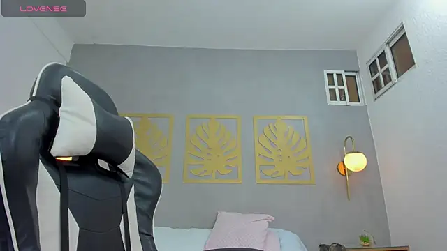 ayla13  online show from 26, 2, 2025