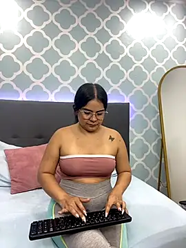 ayla13  online show from 8, 9, 2025