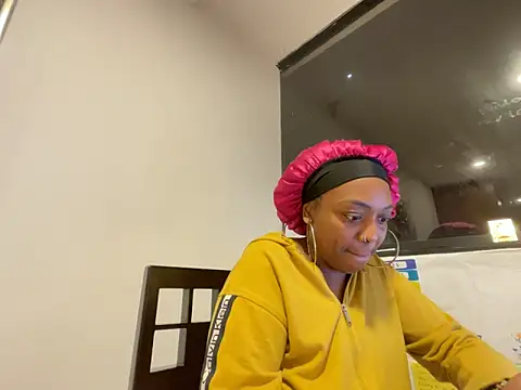 ChocolateCakeQueen online show from 26, 11, 2025