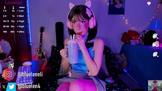 Snapshot of bluelen chatting on 2, 3, 2025 bluelen online show from 2, 3, 2025