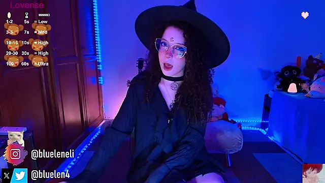 Snapshot of bluelen chatting on 2, 10, 2025 bluelen online show from 2, 10, 2025
