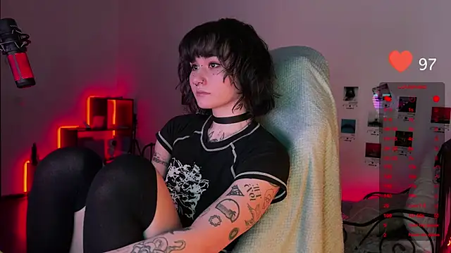 Snapshot of deadlysweet chatting on 24, 2, 2025 deadlysweet online show from 24, 2, 2025