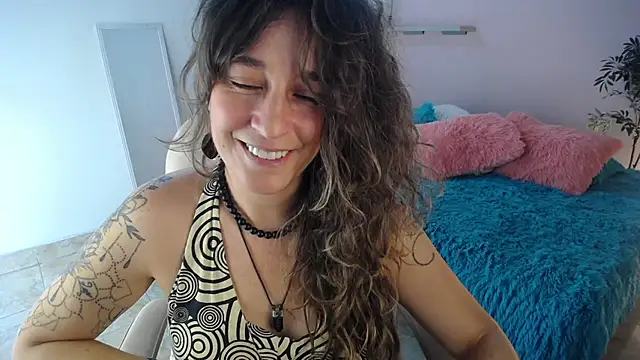 Snapshot of Paula_Paz chatting on 24, 9, 2025 Paula Paz online show from 24, 9, 2025