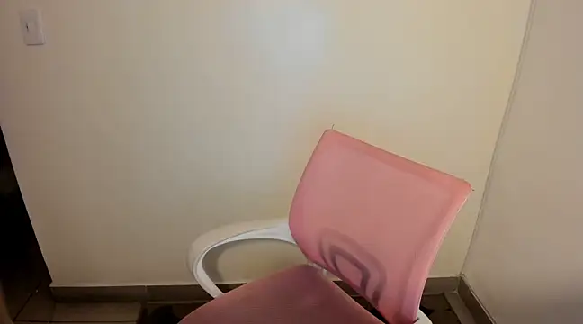 kiaraowen online show from 20, 2, 2025