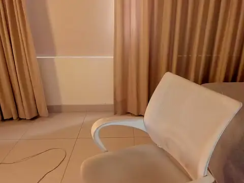 kiaraowen online show from 20, 12, 2025