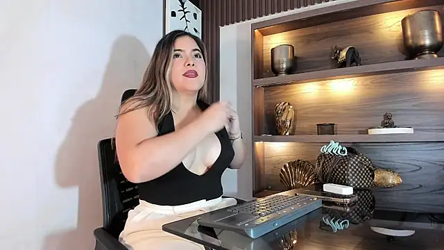 EVELIN MASON online show from 28, 5, 2026