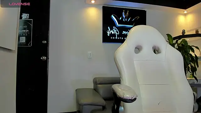 AnaRuiz online show from 24, 9, 2025