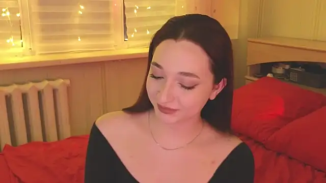 Snapshot of YasmineWest chatting on 16, 2, 2025 YasmineWest online show from 16, 2, 2025