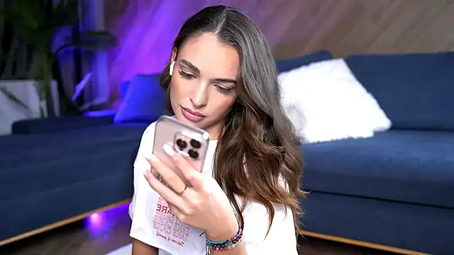 EsmeAinsley online show from 14, 11, 2025