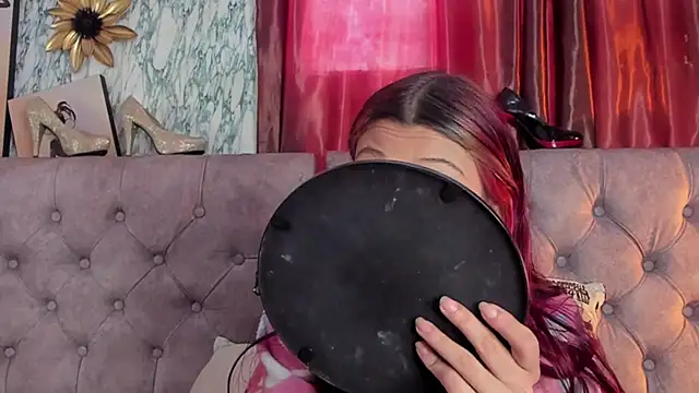  Scarlett 01 online show from 5, 12, 2025